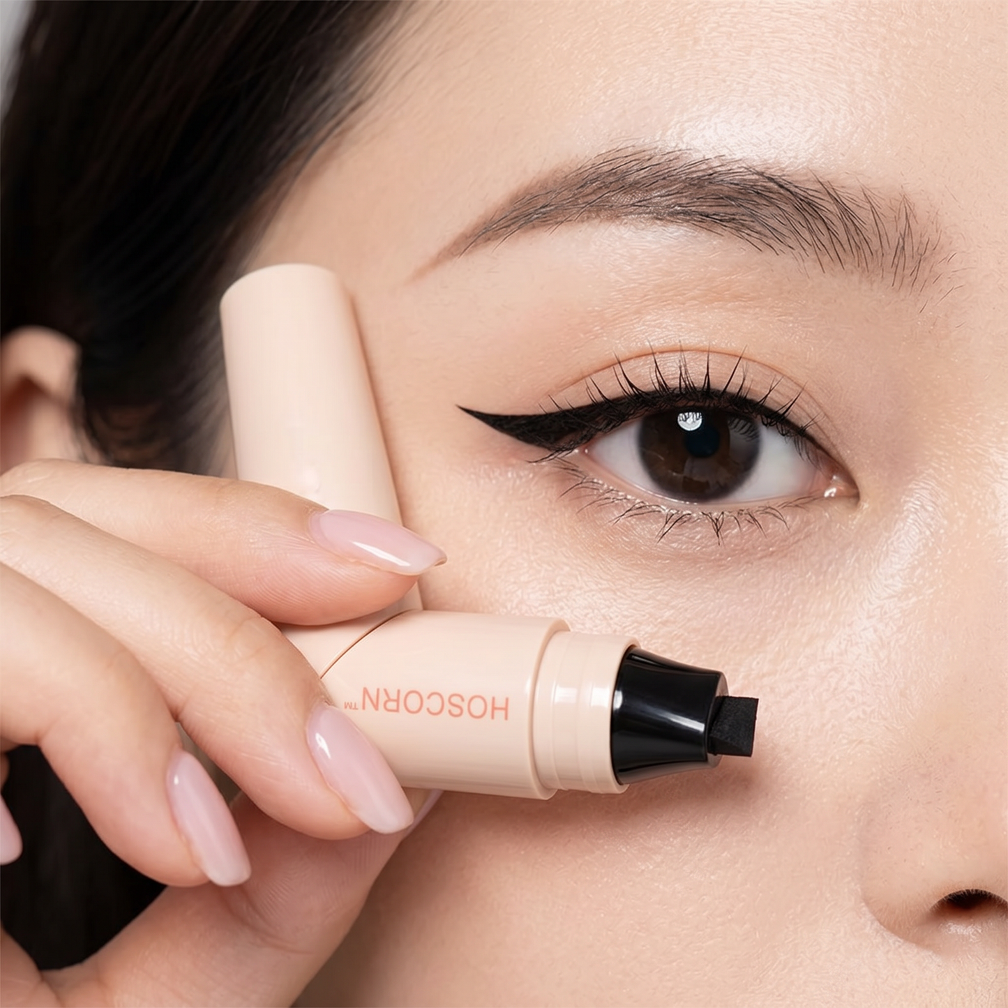 Hoscorn™ Delineador de Ojos 2 en 1 con Sello Winged